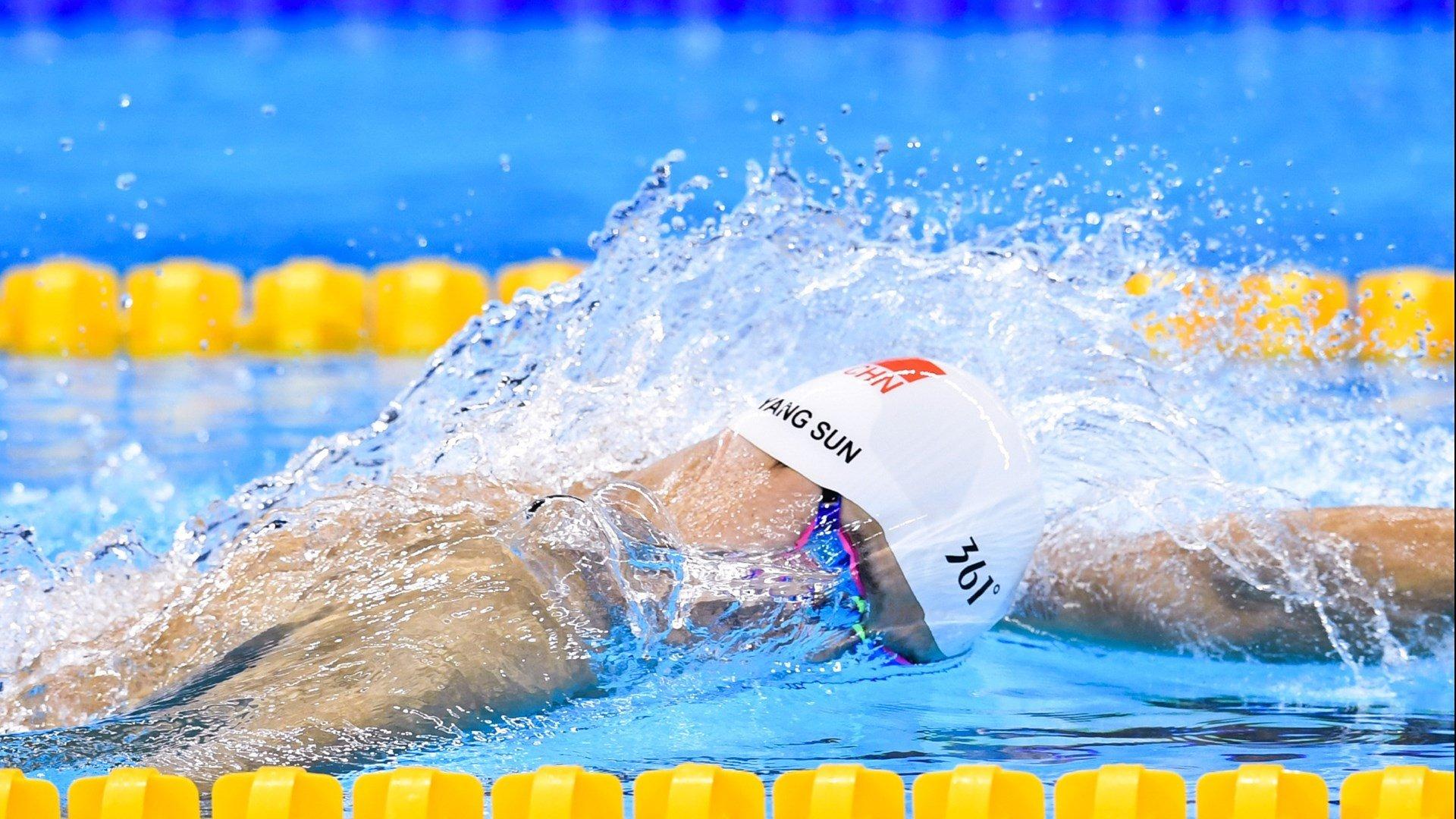 巴萨再掀风暴，哈兰德转会魔术，如何破解豪门财务迷局？